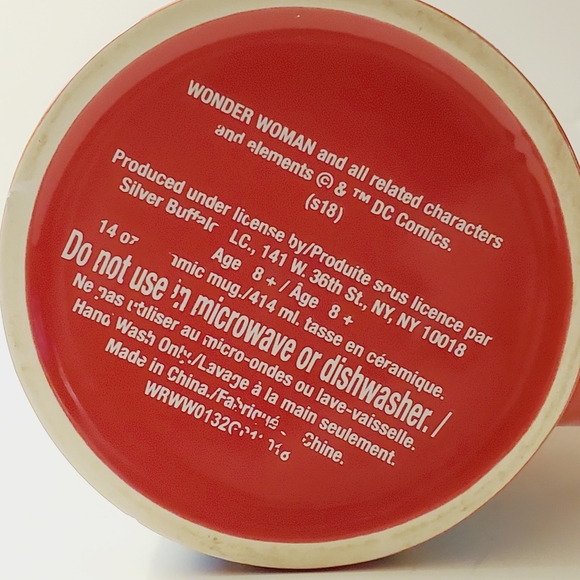 DC Comics Wonder Woman Ceramic Mug with Glitter Raised Costume Design - Picture 6 of 6